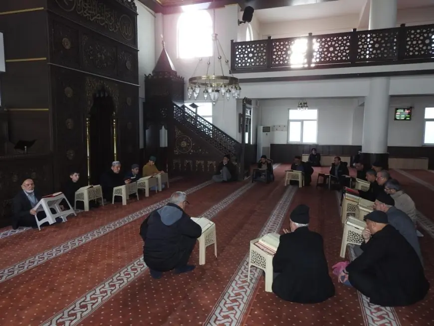 Gaziantep'te camilerde mukabele geleneği yaşatılıyor