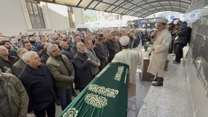 Yeni anne olan doktor ile mühendis eşi son yolculuğuna uğurlandı