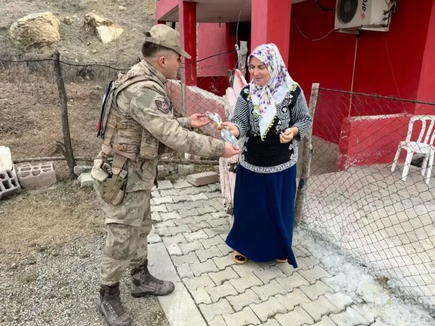 Sason'da jandarma 8 Mart Dünya Kadınlar Günü'nü kutladı
