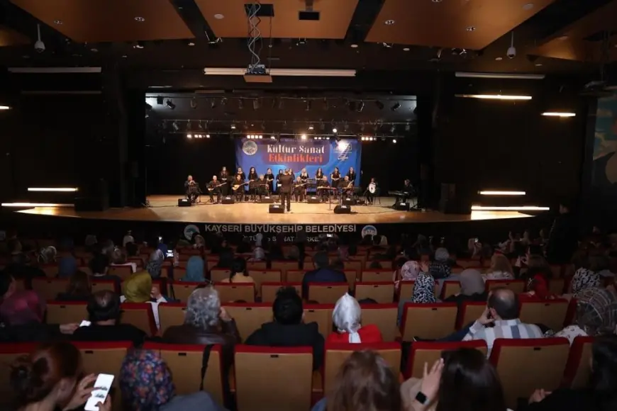 Kadınlar Günü Konseri'nde Türk Halk Müziği şöleni
