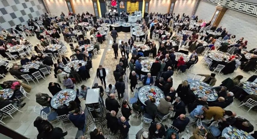 AK Parti Bandırma İlçe teşkilatı iftarda buluştu