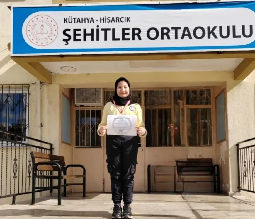 Çanakkale Savaşları'nın 110. yıl dönümü şiir dalı Türkiye birincisi Hisarcık Şehitler Ortaokulundan