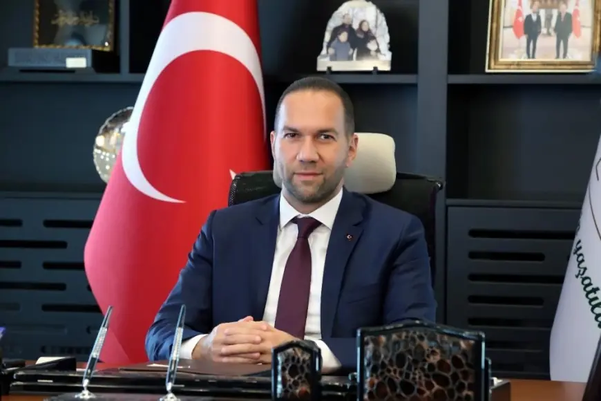 Başkan Özdemir: "Vatan sevgisini mısralarında en güçlü şekilde ifade eden Mehmet Akif Ersoy'u minnetle anıyorum"