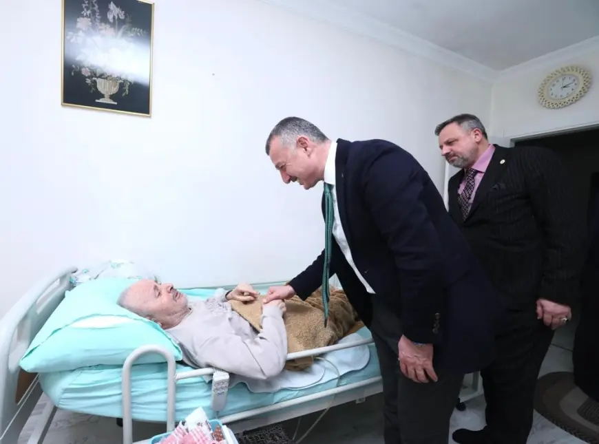 Tahir Büyükakın'dan gönüllere dokunan ziyaret