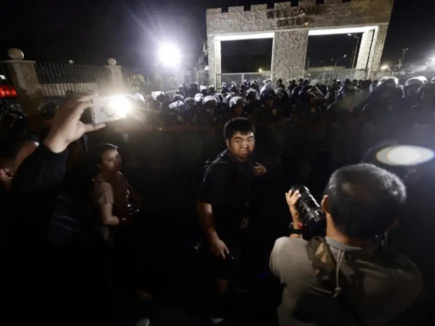 Eski Filipinler Devlet Başkanı Duterte, Lahey'e götürülüyor