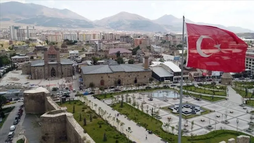 Milli Eğitim Müdürü Yıldız; "Erzurum, tarihin her döneminde olduğu gibi Kurtuluş Savaşı'mızın da öncüsü olmuştur"