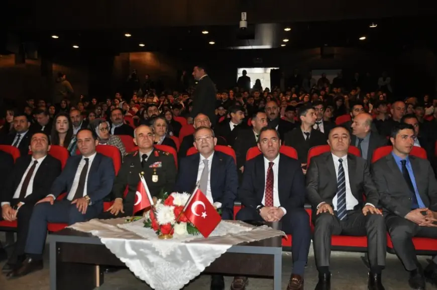Kars’ta, İstiklal Marşı’nın kabulünün 104. Yılıdönümü etkinliği