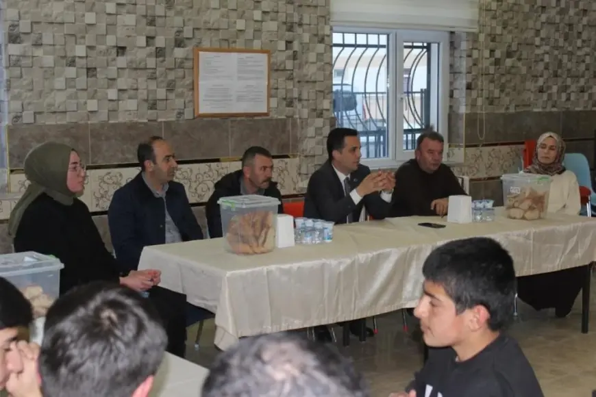 Kaymakam Şahin söyleşide öğrencilerle buluştu
