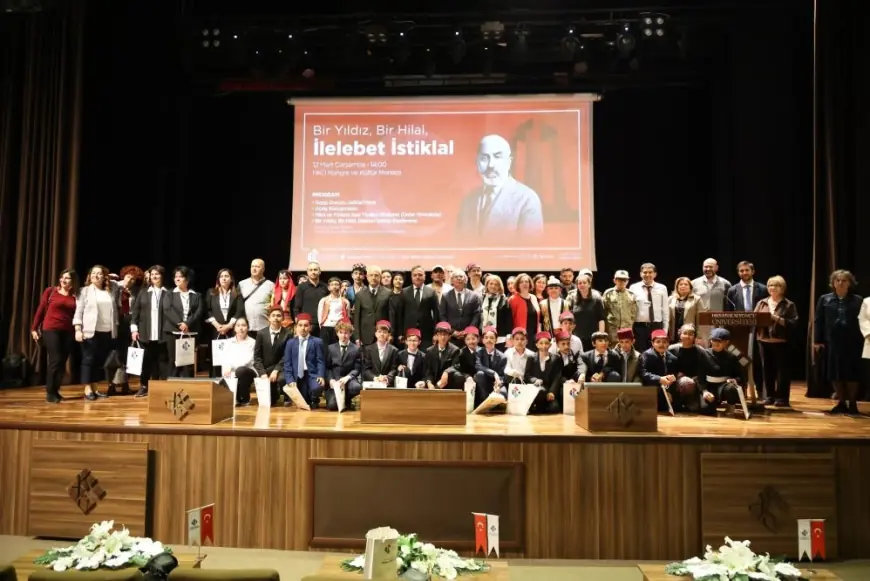 Hasan Kalyoncu Üniversitesi'nde "Bir Yıldız, Bir Hilal, İlelebet İstiklal" konferansı düzenlendi