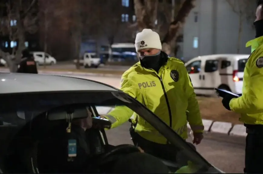 Isparta'da 1 saatte 17 araca idari para cezası