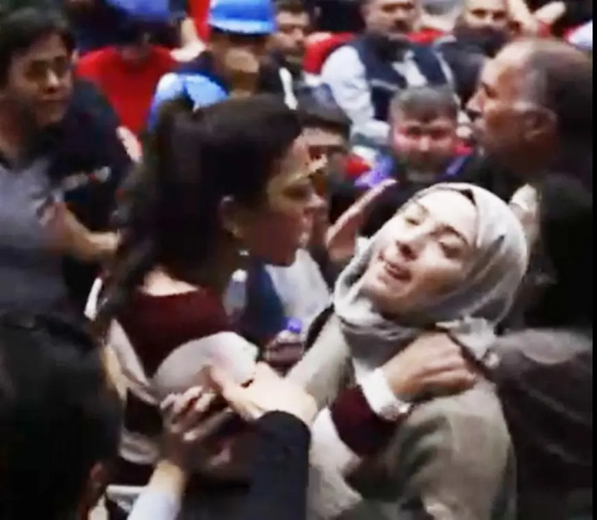 Sendika üyesi kadın, başörtülü basın mensubunun boğazını sıktı