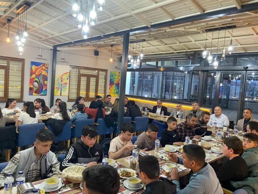 Çobanlarlı öğrenciler iftarda buluştu