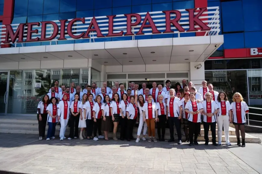 14 Mart Tıp Bayramı'nda doktorlara Samsunspor forması hediyesi