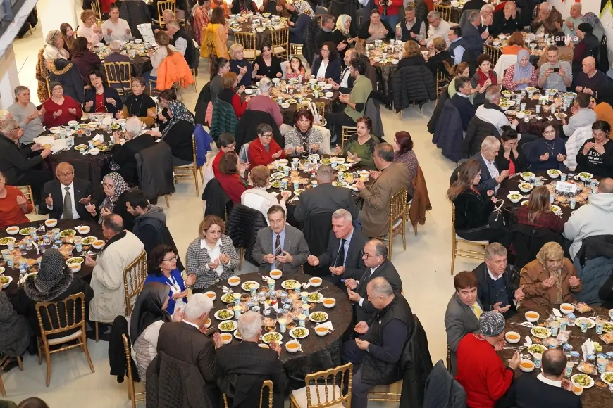 Tepebaşı Belediye Başkanı Ataç, Sivrihisarlılarla iftarda buluştu