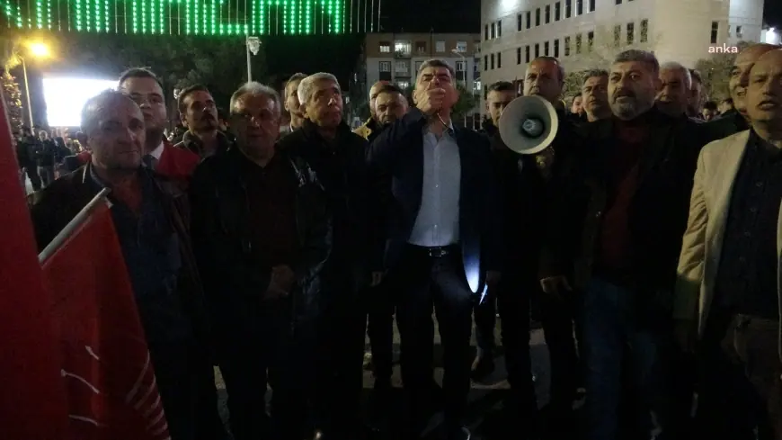 Manisa'nın Soma ilçesinde halk, İmamoğlu'nun tutuklanmasını protesto etti