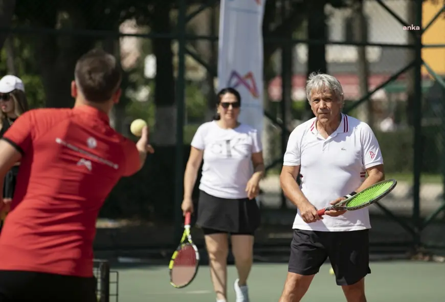 Mersin Büyükşehir Belediyesi’nden ücretsiz tenis kursu eğitimi