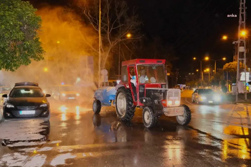 Ceyhan Belediyesi, bayram öncesinde ilçede temizlik çalışması yaptı