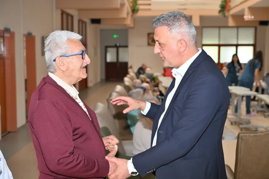 Manisa Büyükşehir Belediyesi'nden huzurevi sakinlerine bayram sürprizi