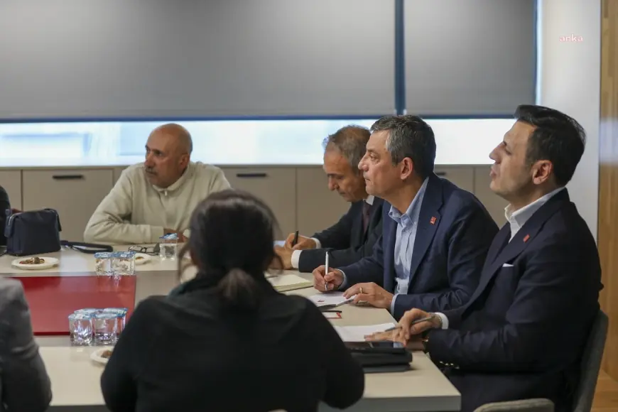 Özgür Özel: Vatandaşlarımızı, evlatlarımızın özgür kalması için başlatılan "Çocuklarımız Serbest Bırakılsın" imza kampanyasına destek olmaya davet ediyorum