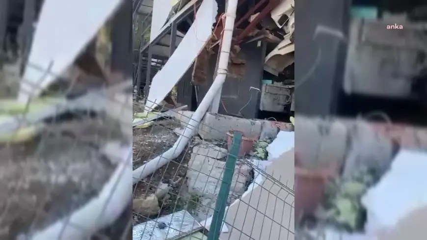 İzmir'de hafriyat kamyonu 2 katlı prefabrik eve çarptı