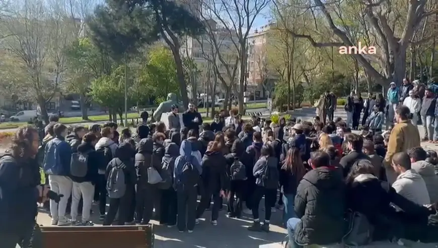 Veli ve öğrencilerden öğretmenlere destek eylemi
