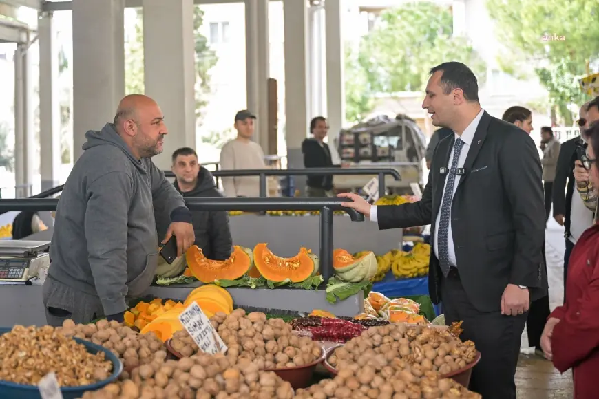 Bornova’da pazar yerleri daha konforlu hale getiriliyor