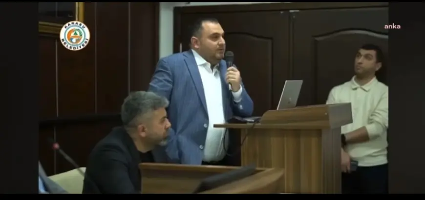 Karasu Belediye Meclisi’nde TOKİ konutları üzerinden alınan bağış tartışmalara neden oldu