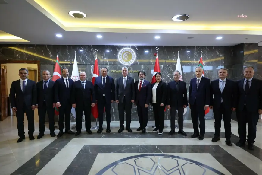 Ticaret Bakanı Bolat, Türkiye Giyim Sanayicileri Derneği temsilcilerini kabul etti: Tekstil ve giyim sektörlerimiz, üretim ve ihracat politikamızda önemli bir paya sahiptir
