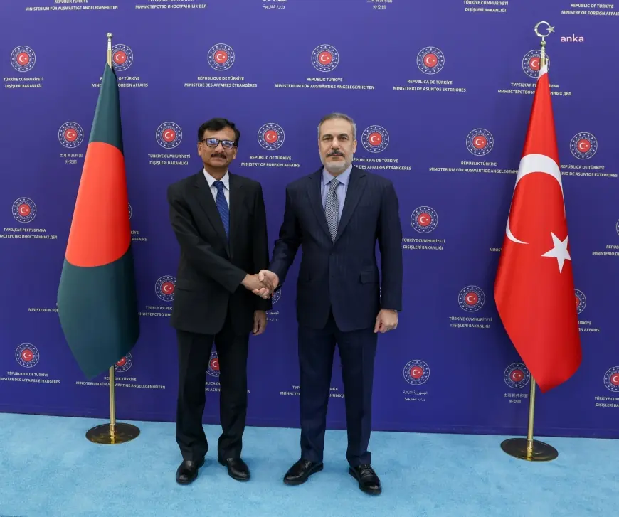 Dışişleri Bakanı Fidan, Bangladeşli mevkidaşı ile Görüştü