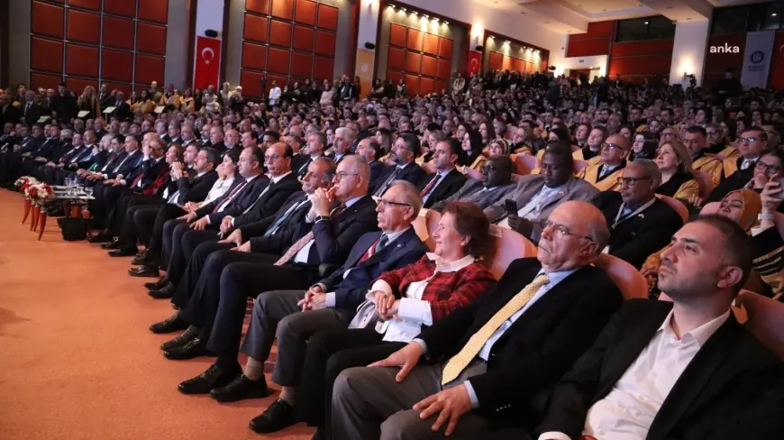 İnönü Üniversitesinin 50’nci kuruluş yılı törenlerine katılan YÖK Başkanı Prof. Dr. Özvar: “Deprem bölgesindeki üniversitelerimizin ve öğrencilerimizin yanında olduk”