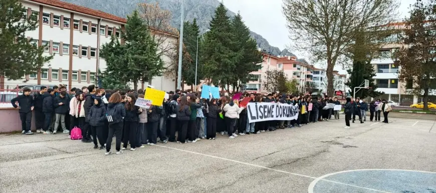 Amasya'da lise öğrencilerinden “proje okul" atamalarına tepki...