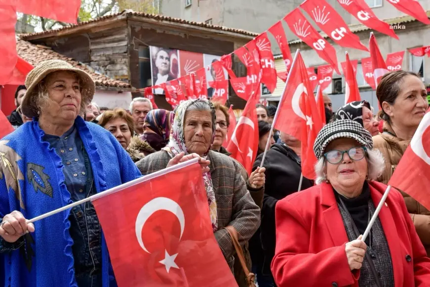CHP Genel Başkan Yardımcısı Karasu, "12 Eylül'de Kenan Evren'in postallı generalleri vardı, şimdi sizin kravatlı savcılarınız var."