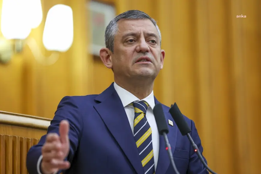 Özgür Özel: "Sırrı Süreyya Önder'e geçmiş olsun dileklerimi iletiyor, acil şifalar diliyorum"
