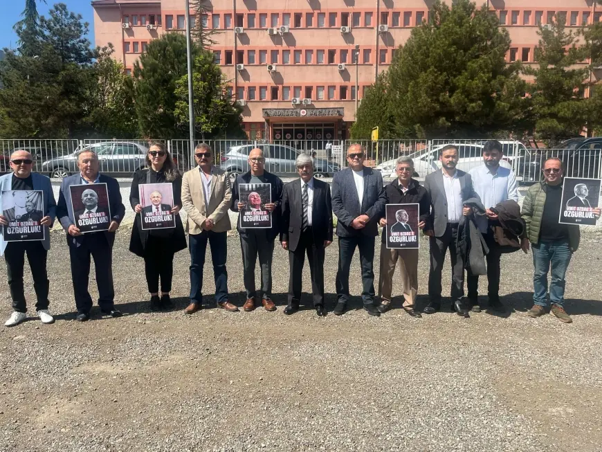 Zafer Partililer, Karabük Adliyesi önünde toplandı: "Ümit Özdağ'ı serbest bırakın"