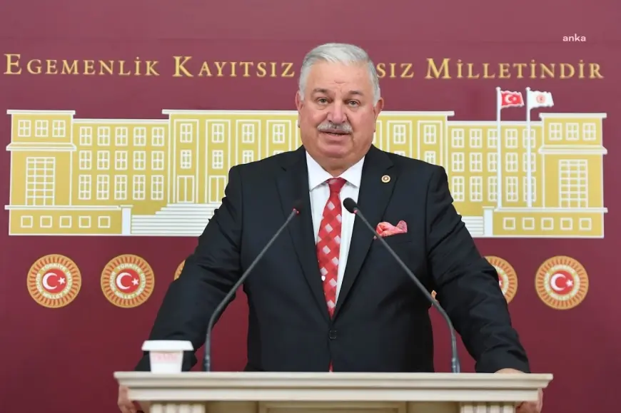 Yeniden Refah'lı Bekin'den Bakan Tekin'e soru önergesi: "Türkiye’de atama bekleyen 140 binin üstünde öğretmen varken açıklanan öğretmen sayısı yeterli midir?"
