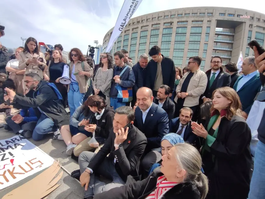 Saraçhane Eylemleri Davalarında Savunma Yapan Gençler, "Darbeye karşı sokaktaydık... Anayasal hakkımızı kullandık, suç işlemedik, beraatımızı istiyoruz."