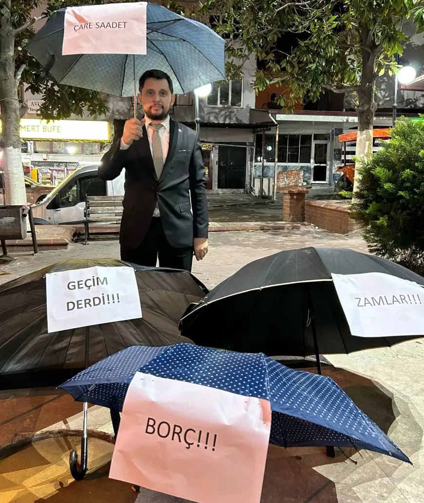 Aydın'da Saadet Partisi'nden faiz artışı ve zamlara karşı şemsiyeli protesto...