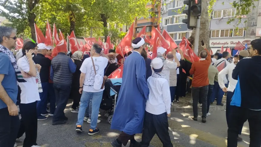CHP’nin İstanbul’da Yapmak İstediği Filistin Yürüyüşü Engellendi, AK Partinin İzmir Yürüyüşüne İzin Verildi