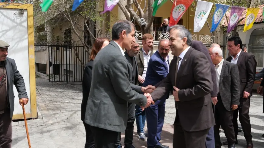 AK Parti Van il Başkanlığı'ndan DEM Parti Van İl Başkanlığı'na Sırrı Süreyya Önder için geçmiş olsun ziyareti