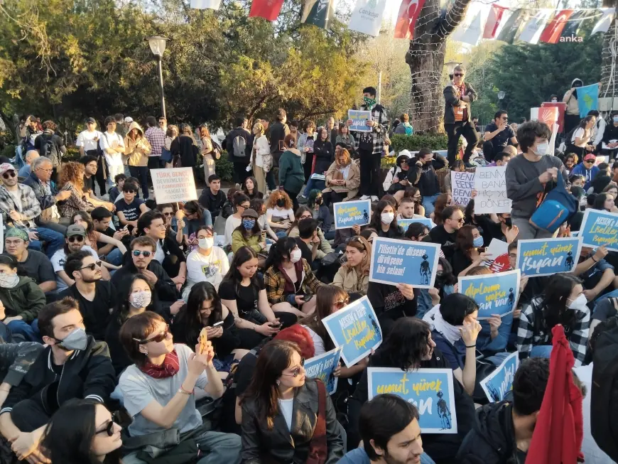 Ankara'da liselilerden "Proje Okul" atamalarına tepki: "Bu böyle gitmez, gençlik biat etmez"