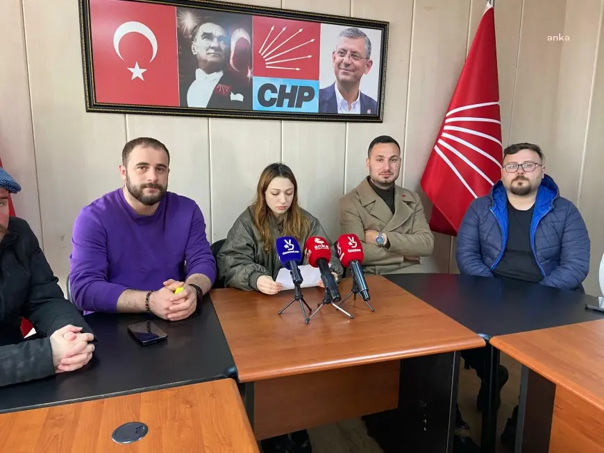 Rizeli Halkçı Liseliler öğretmenlerin sürgün edilmesine tepki gösterdi "Türkiye'nin tüm gençleri ile omuz omuza mücadele edeceğiz”