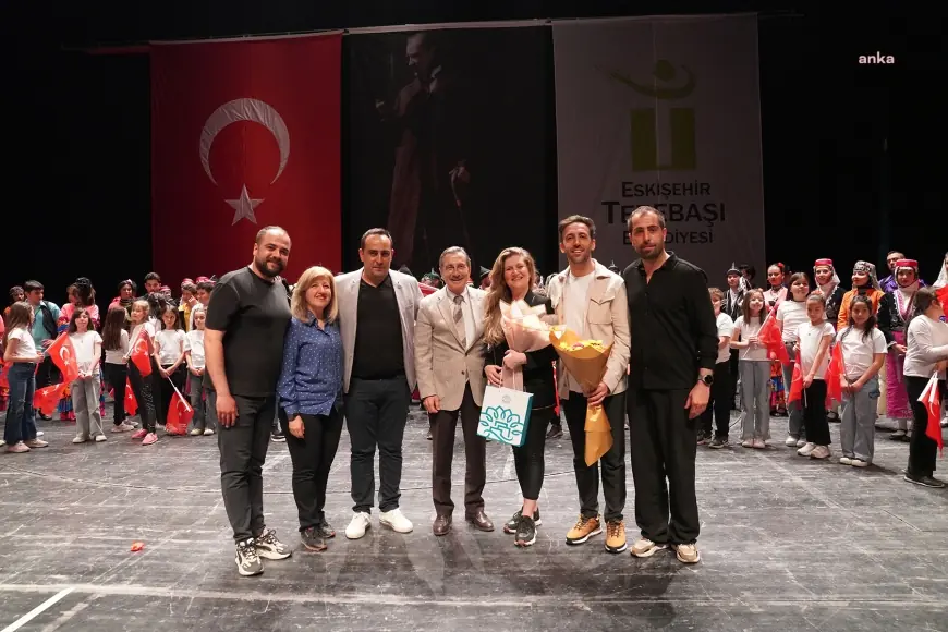 Tepebaşı'nda Halk Dansları Topluluğu'ndan 23 Nisan'a özel gösteri