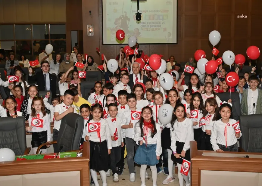 Bursa Büyükşehir Belediye Başkanı Bozbey: "Kent yöneticileri olarak çocuklarımıza kulak vermeliyiz"
