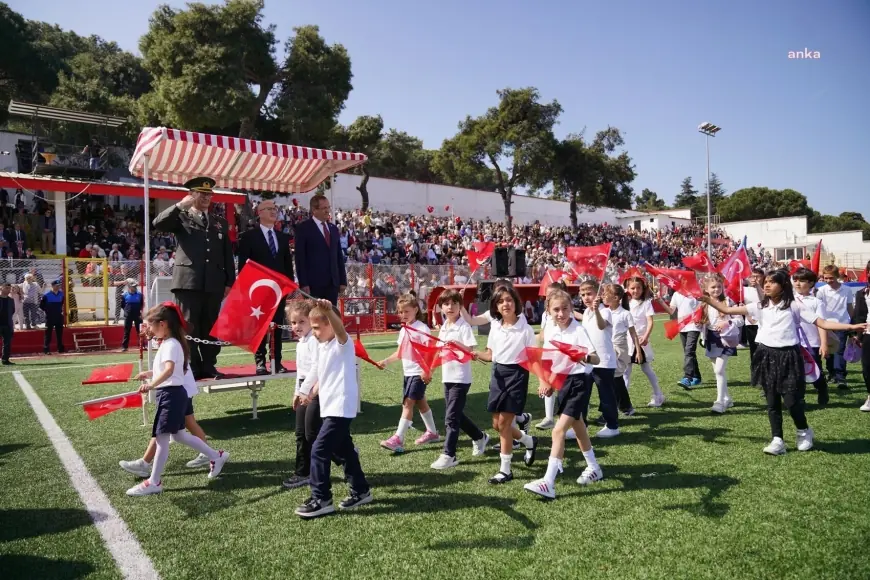 Ayvalık'ta 23 Nisan, coşkuyla kutlandı