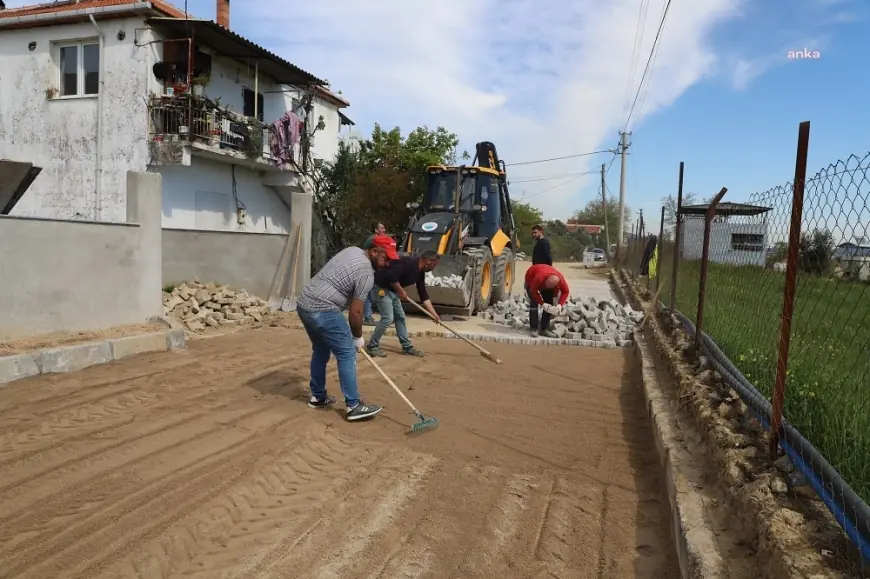 Menderes’te yol çalışmaları devam ediyor