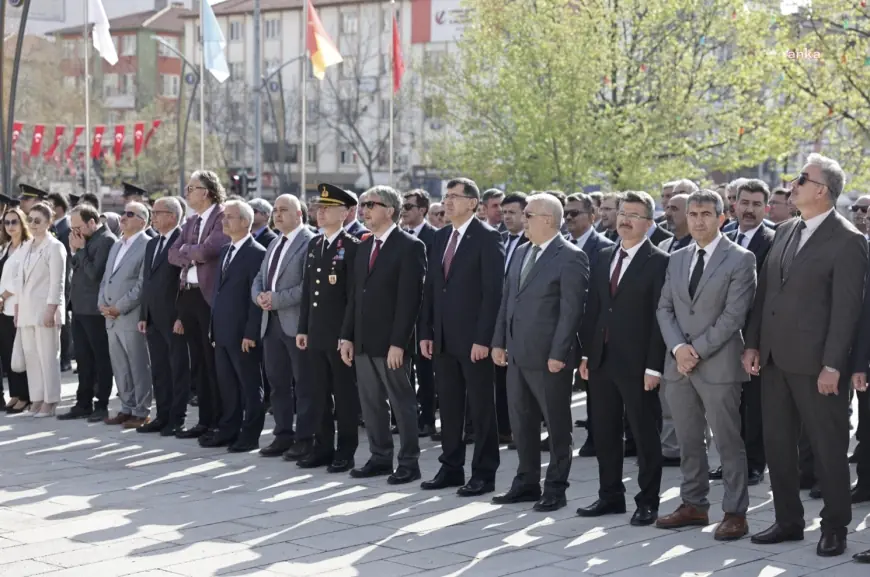 Kütahya’da 23 Nisan coşkuyla kutlandı… Belediye Başkanı Kahveci, makamını çocuklara devretti