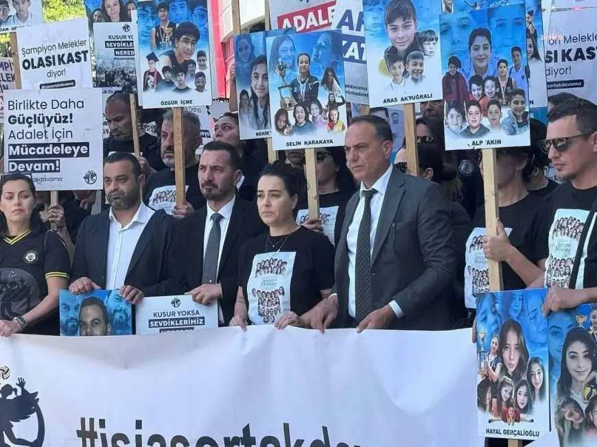 Depremde yıkılan İsias Otel'e ilişkin kamu görevlileri davası 16 Temmuz'a ertelendi
