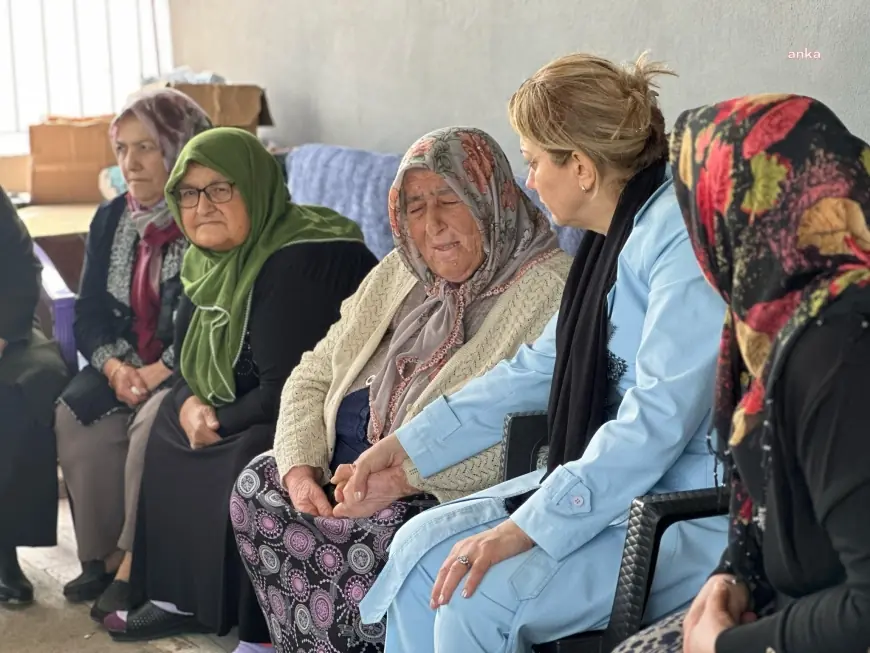 CHP'li Asu Kaya'dan Osmaniye'de sulama kanalı kenarında elektrik akımına kapılarak hayatını kaybeden anne-kızın ailesine taziye ziyareti