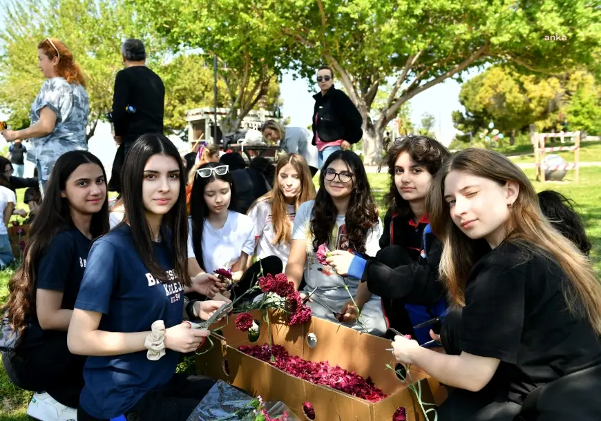 Muratpaşa Belediyesi'nin ‘Çiçek Desenleri Günleri’ öncesi atölye çalışması yapıldı