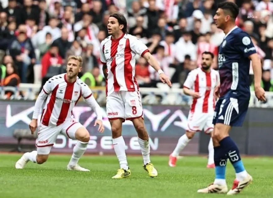 Sivasspor sahasında Antalyaspor’u 2-0 mağlup etti